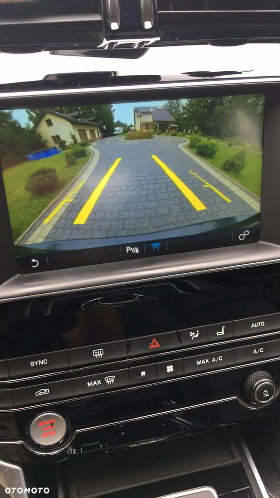 Jaguar XE 2.0 D R-Sport - 14