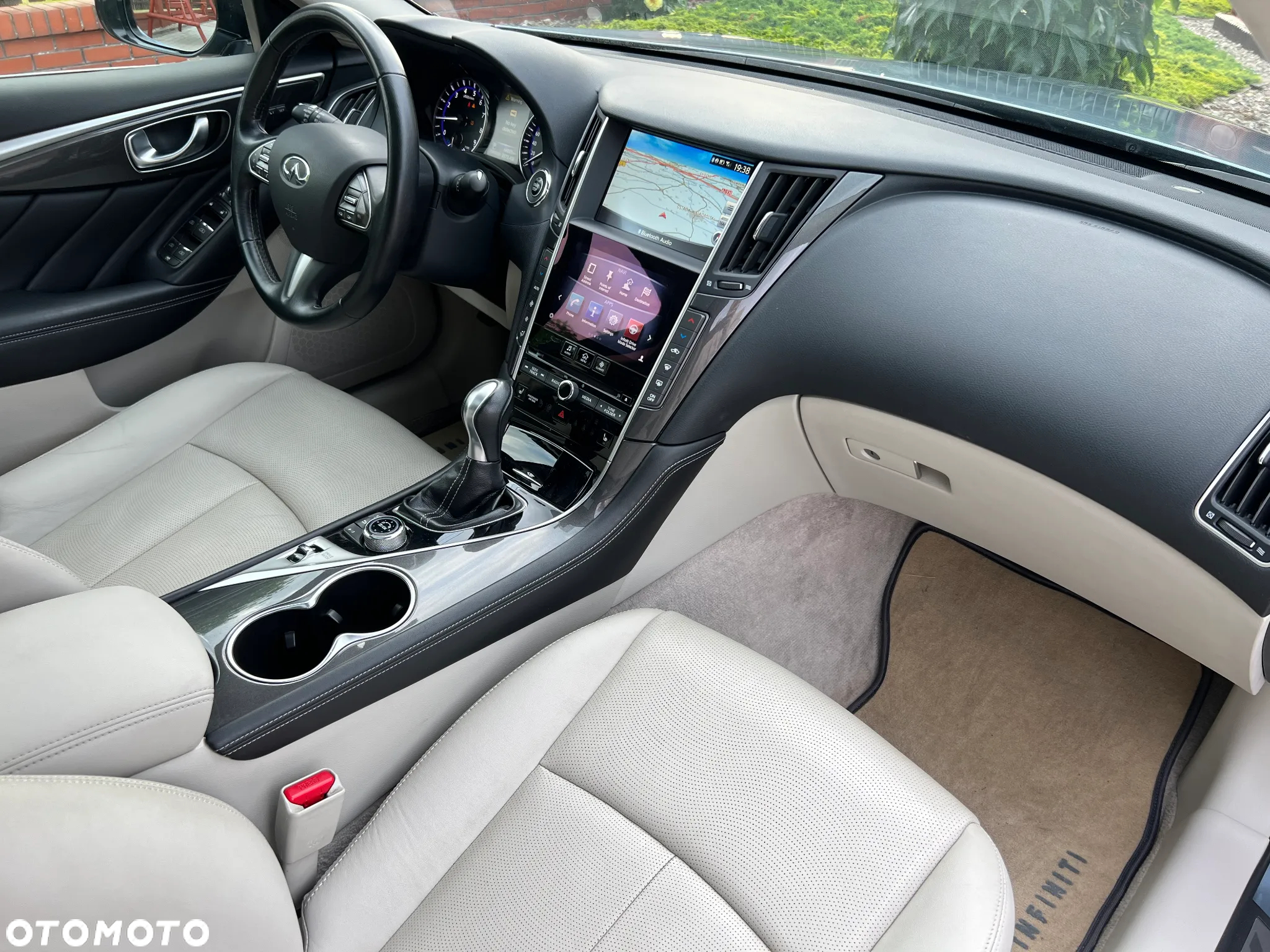 Infiniti Q50 Hybrid Premium - 10