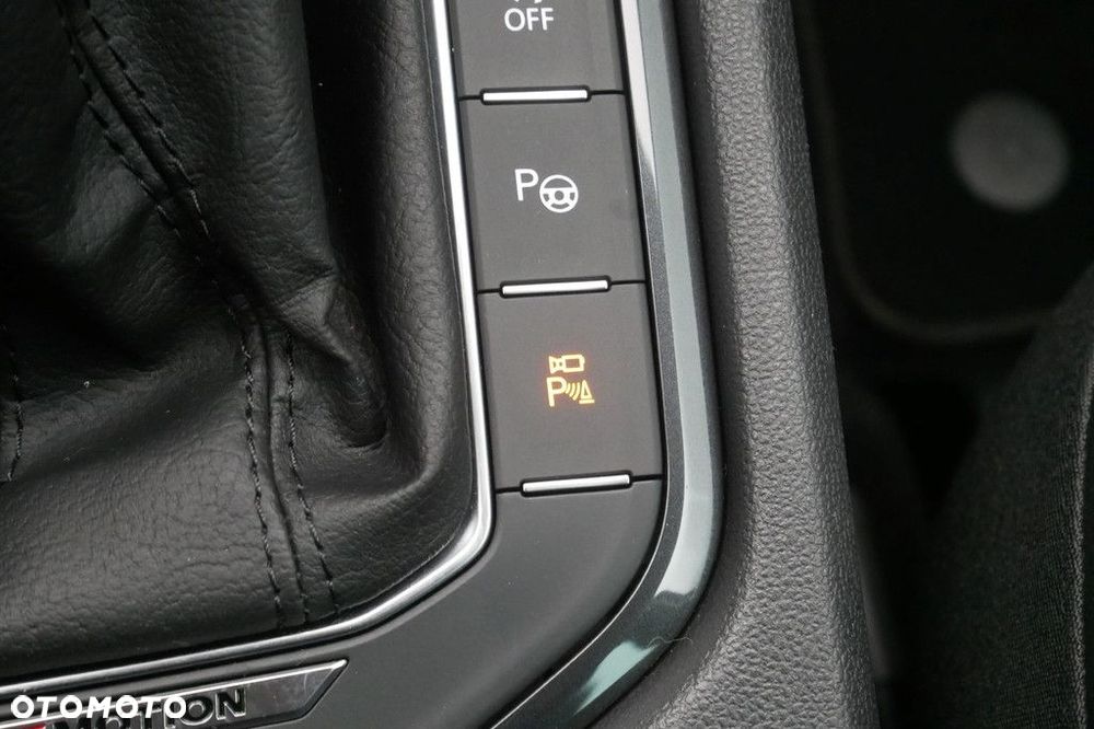 Volkswagen Tiguan 2.0 TSI 4Mot Elegance DSG - 24