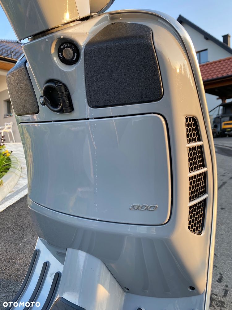 Vespa GTS - 12