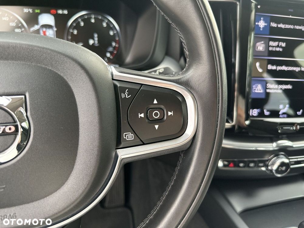 Volvo XC 60 B4 B Momentum - 27
