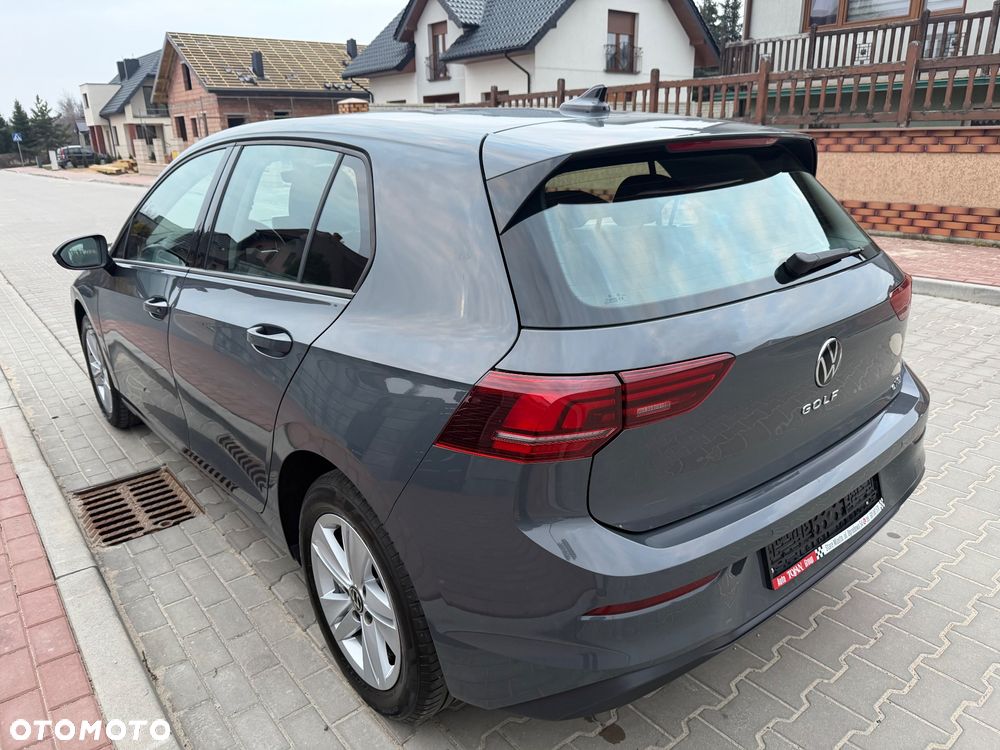 Volkswagen Golf 1.5 eTSI Life DSG - 10