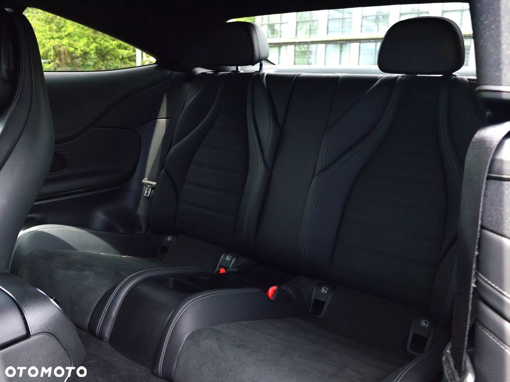 Mercedes-Benz CLE 300 mHEV 4-Matic AMG Line - 14