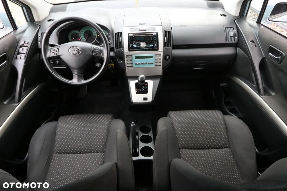 Toyota Corolla Verso - 8