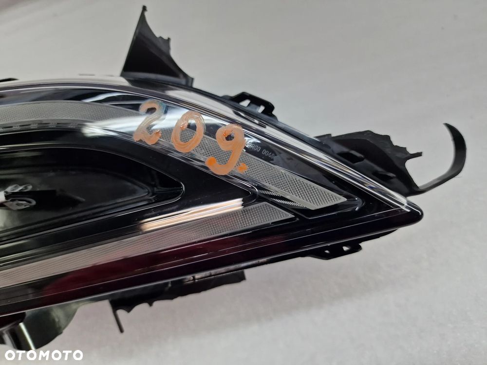 RENAULT MEGANE IV E-TECH ETECH PRAWA LAMPA LED / DRL PRZEDNIA PRZÓD , NR 266009083R , SPRAWNA , POSIADA PRZETWORNICE , NR AUKCJI H209 - 10
