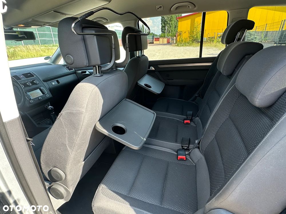 Volkswagen Touran - 26