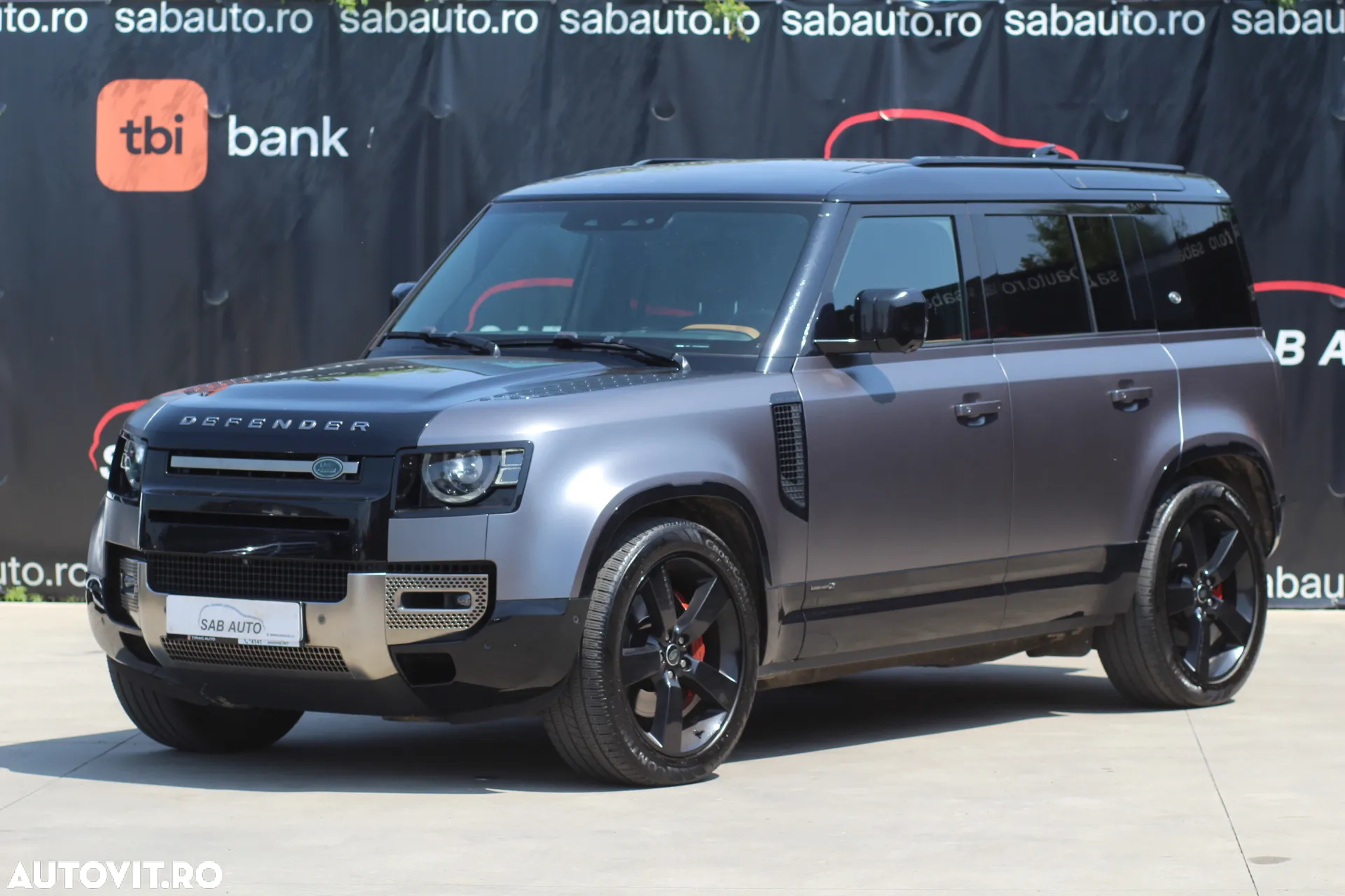 Land Rover Defender 110 3.0P 400 MHEV - 4