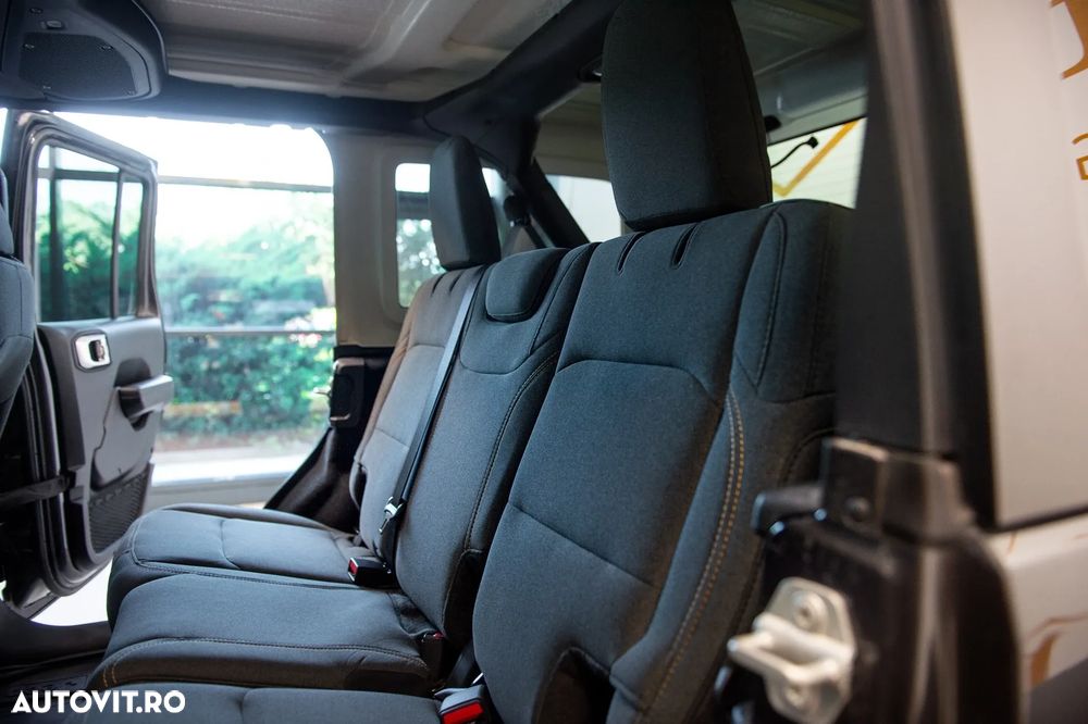 Jeep Wrangler - 26
