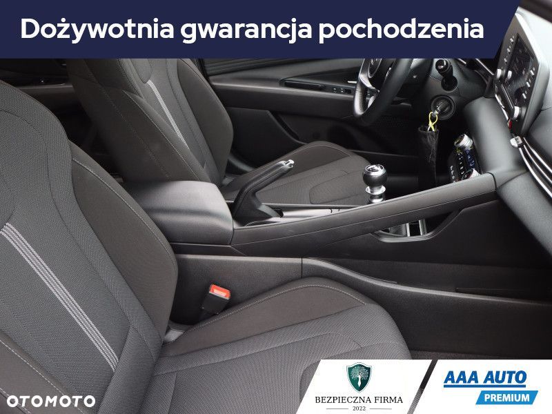 Hyundai Elantra - 10