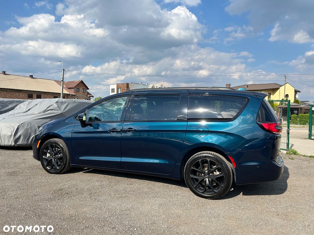 Chrysler Pacifica - 5
