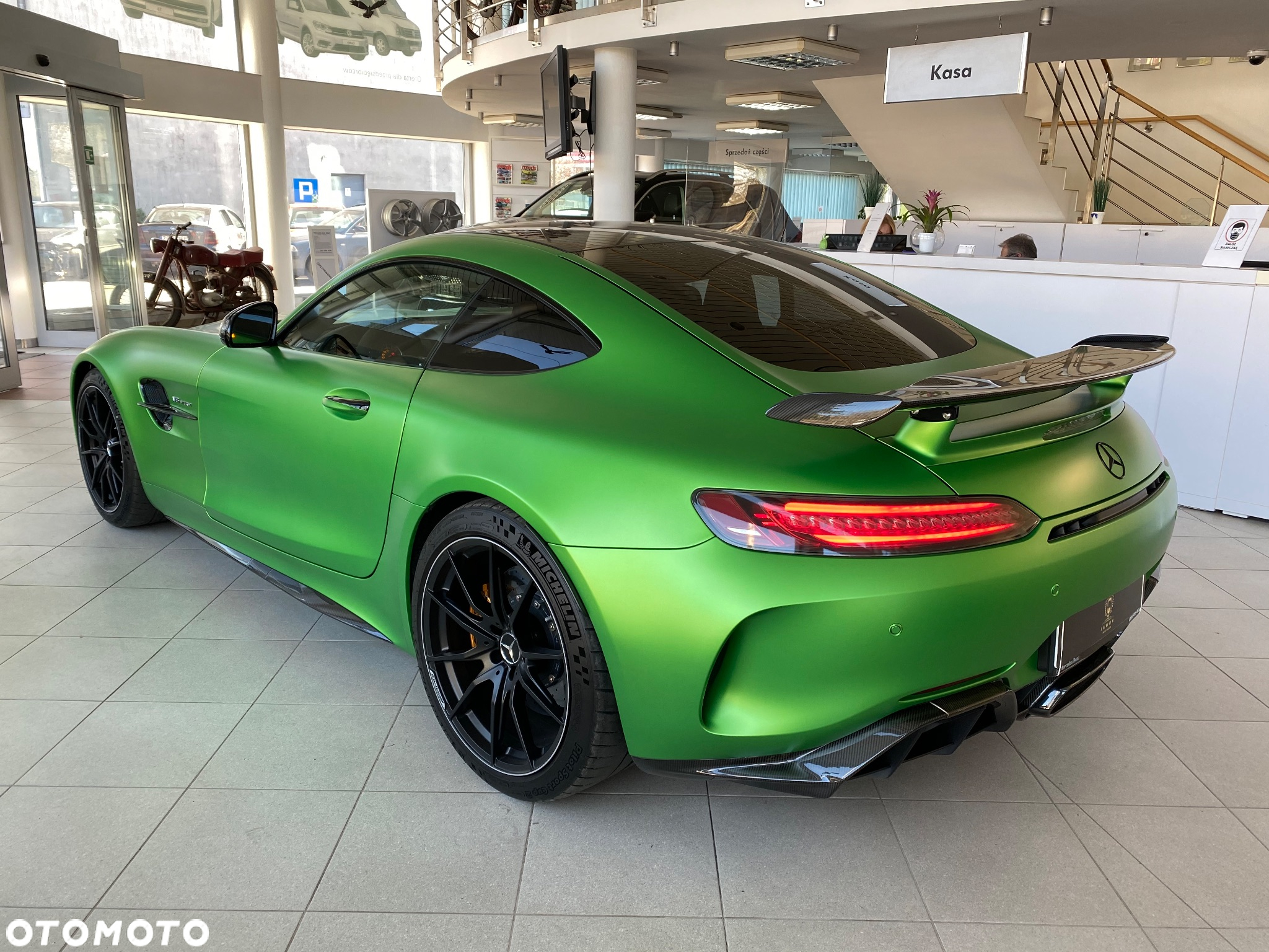 Mercedes-Benz AMG GT R - 7