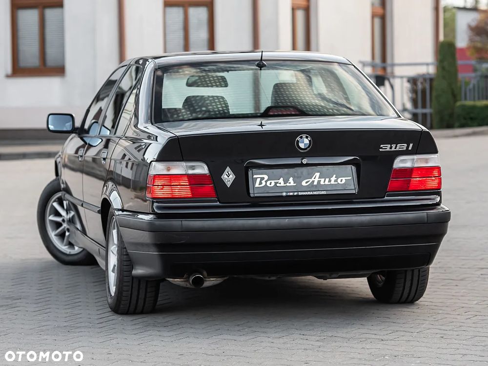 BMW Seria 3 318i - 9