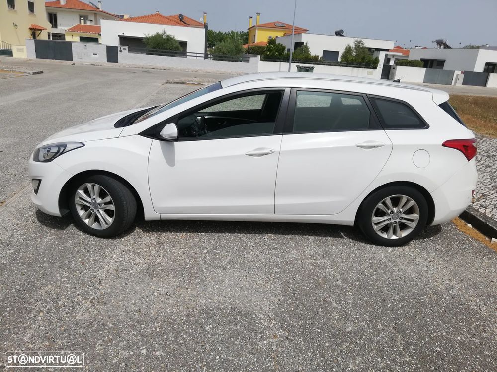 Hyundai i30 CW 1.6 CRDi STyle - 10