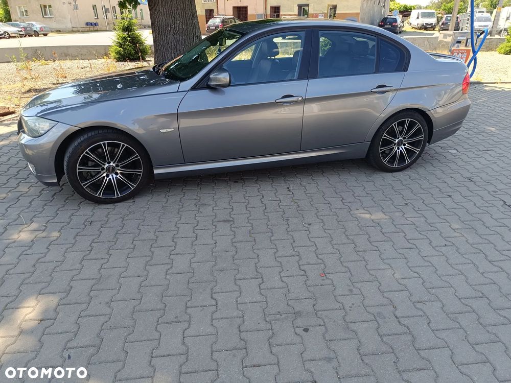 BMW Seria 3 320d - 23