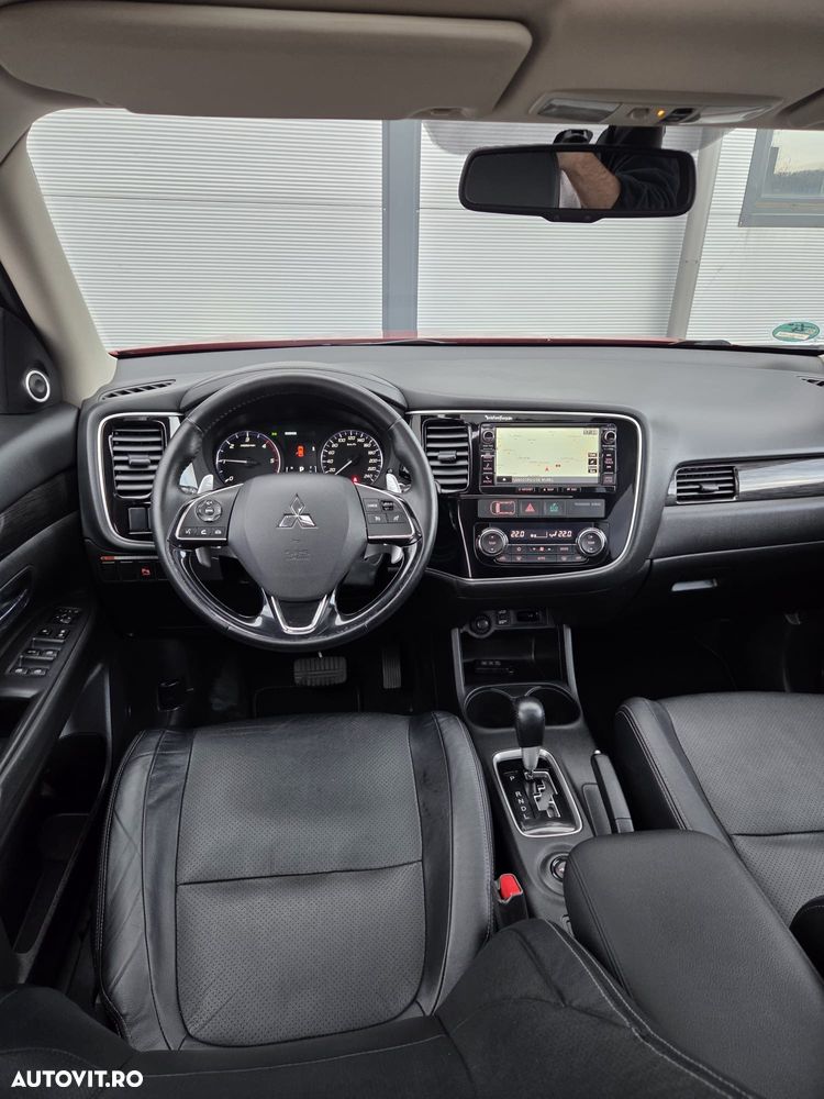 Mitsubishi Outlander 2.2 DI-D 4WD Automatik Diamant Edition+ - 16