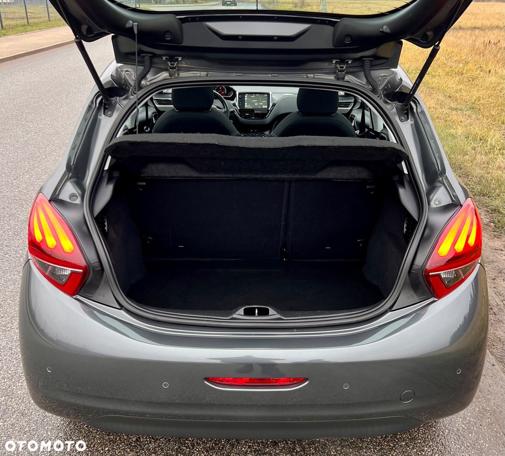 Peugeot 208 82 PureTech Style - 23