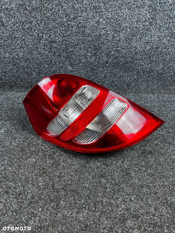 lampa lewa lewy tył tylna mercedes w169 a-klasa A1698200364L