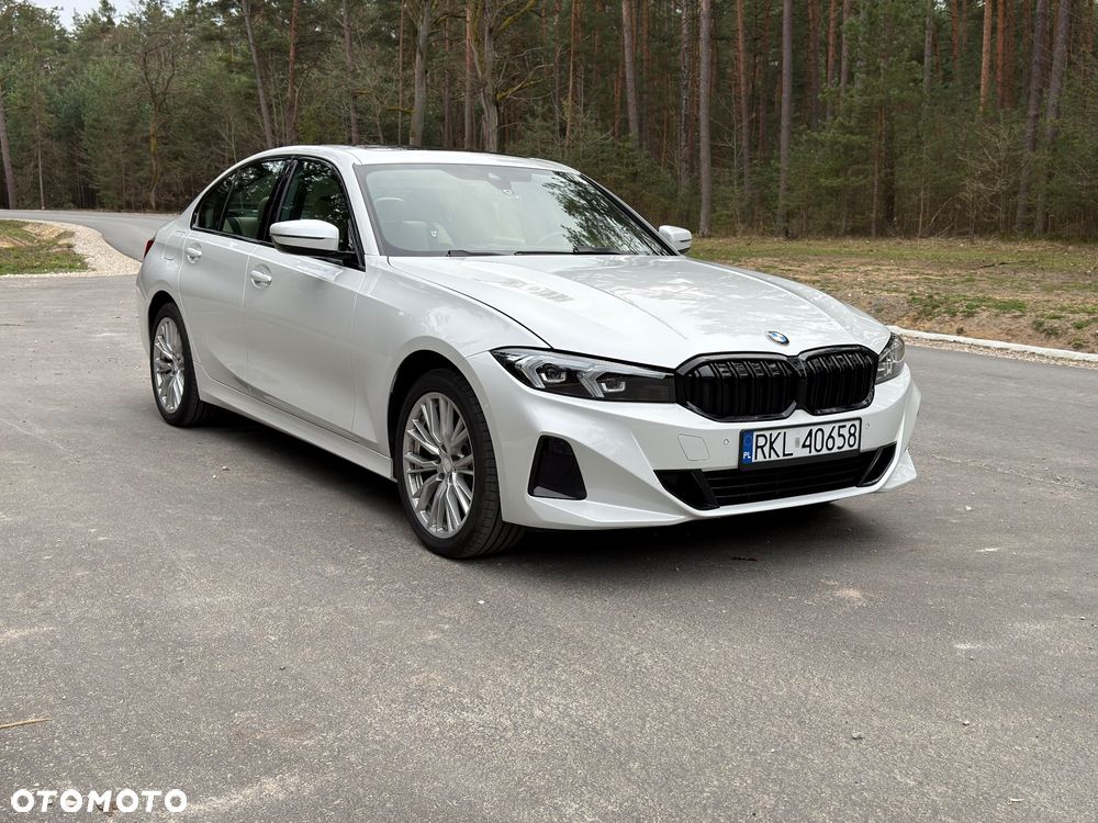 BMW Seria 3 330i xDrive Sport Line - 3