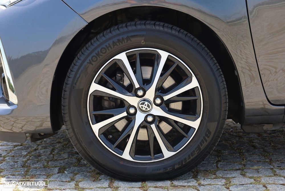 Toyota Yaris 1.5 HSD Comfort +P.Style+P.Techno - 10
