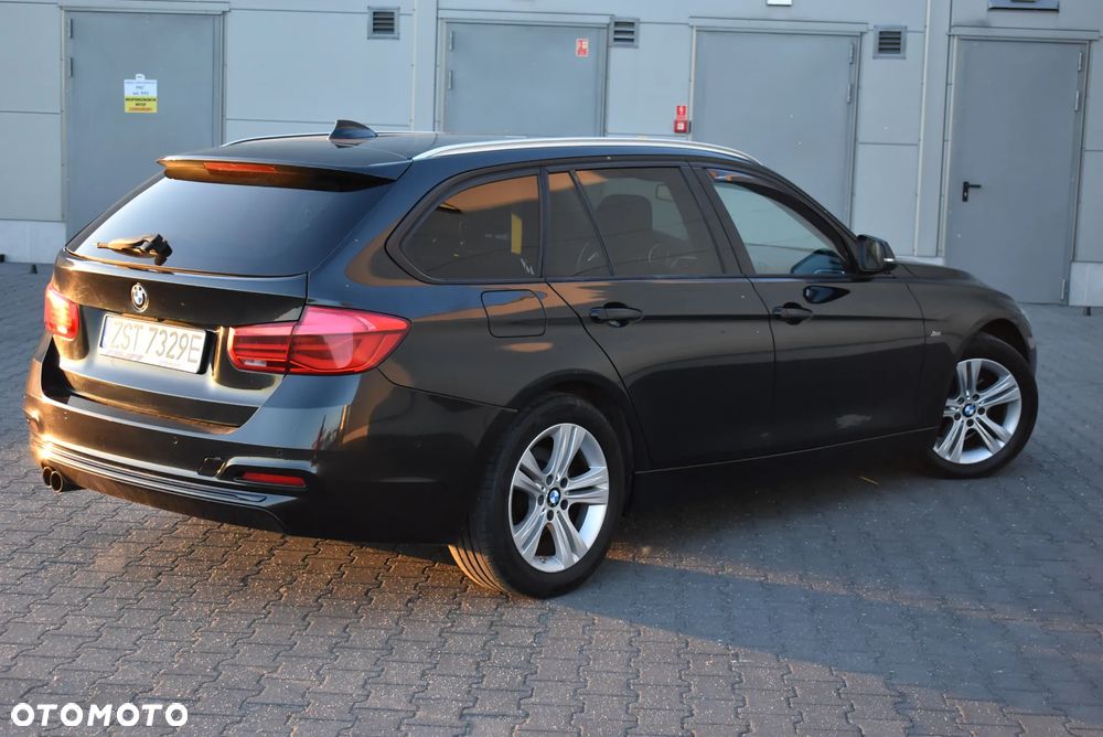 BMW Seria 3 320d Sport Line - 4