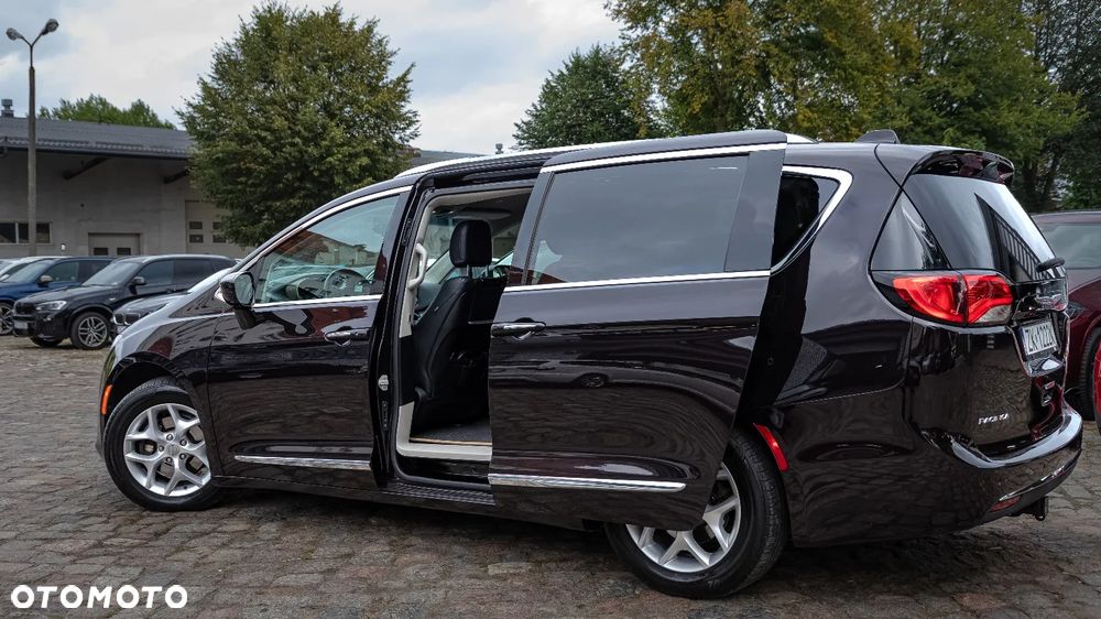 Chrysler Pacifica - 3
