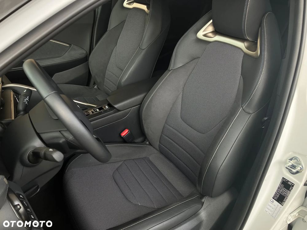Toyota C-HR 2.0 PHEV Dynamic Force Executive - 37