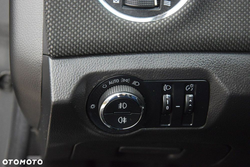 Chevrolet Cruze - 32