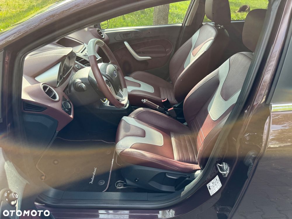 Ford Fiesta - 19