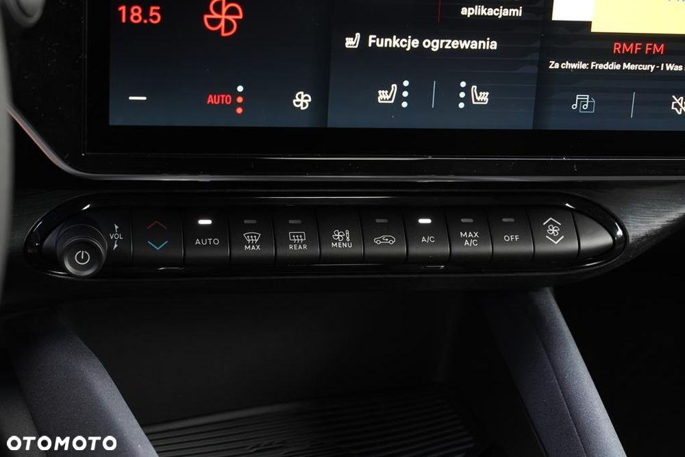 Alfa Romeo Junior 1.2 mHEV Ibrida eDCT - 25