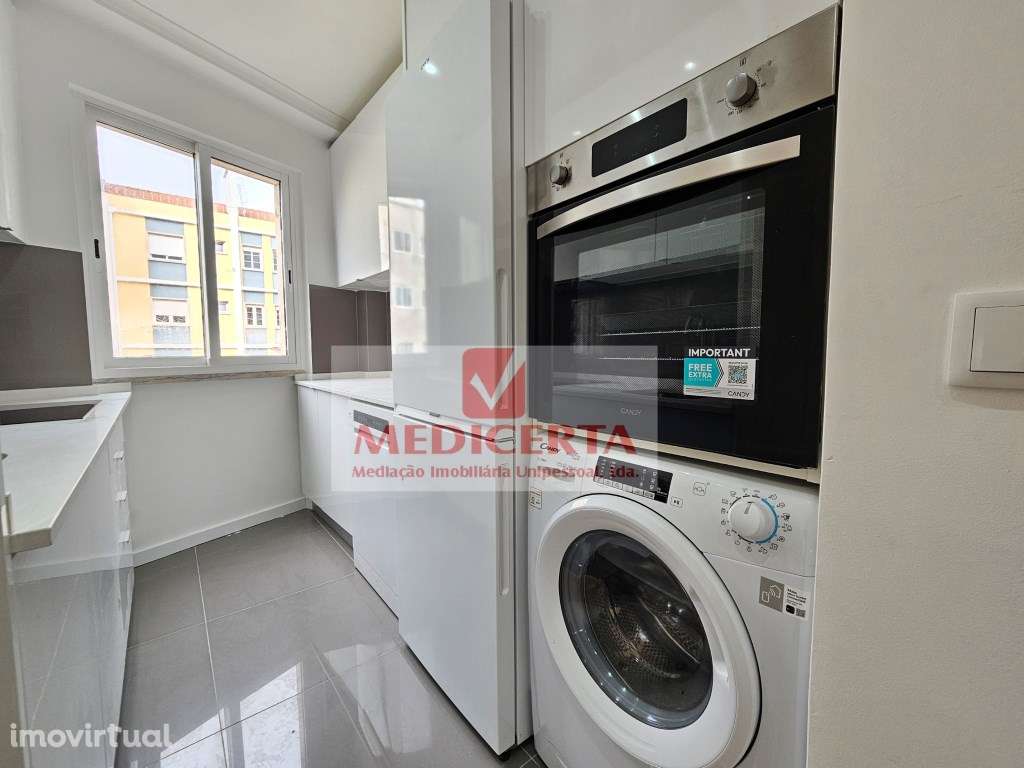 Queluz - Centro T3 (74m2) Totalmente remodelado - Grande imagem: 3/16