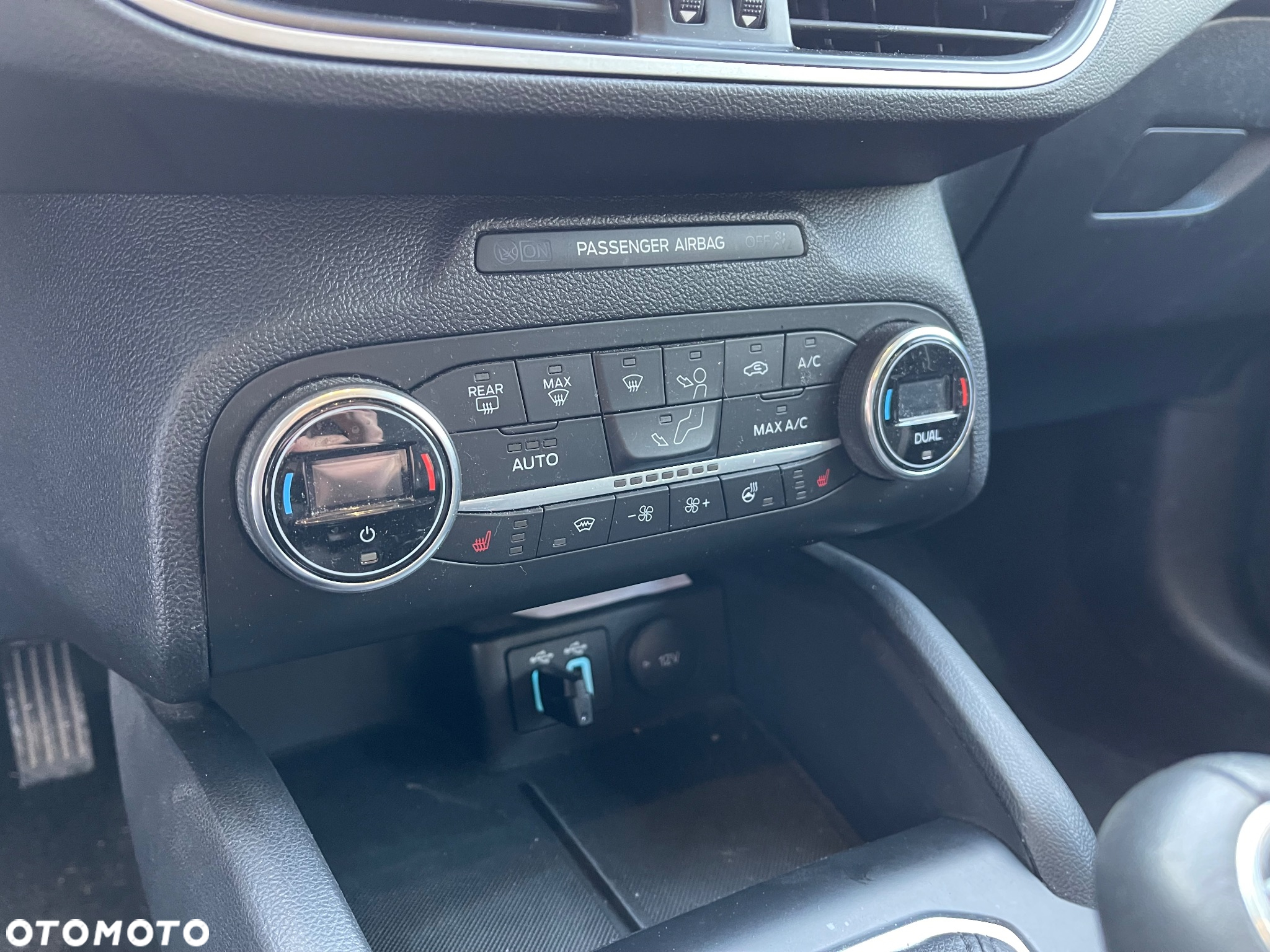 Ford Focus 1.0 EcoBoost mHEV Connected - 23