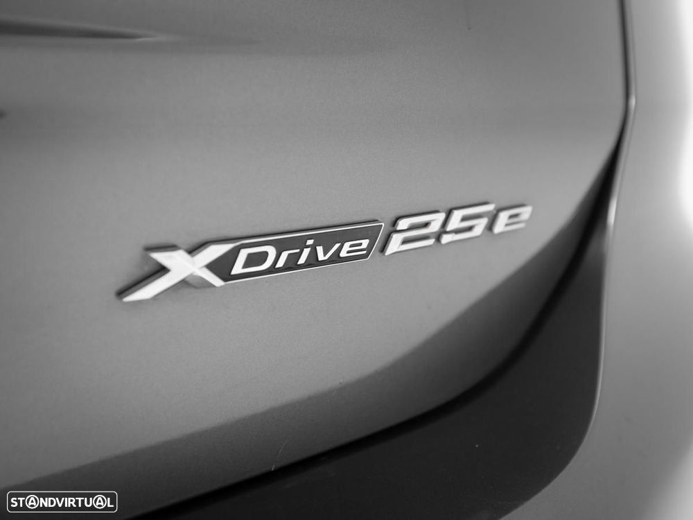 BMW X1 25 e xDrive Corporate Edition - 16