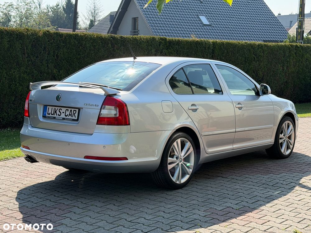 Skoda Octavia 2.0 TSI RS - 8