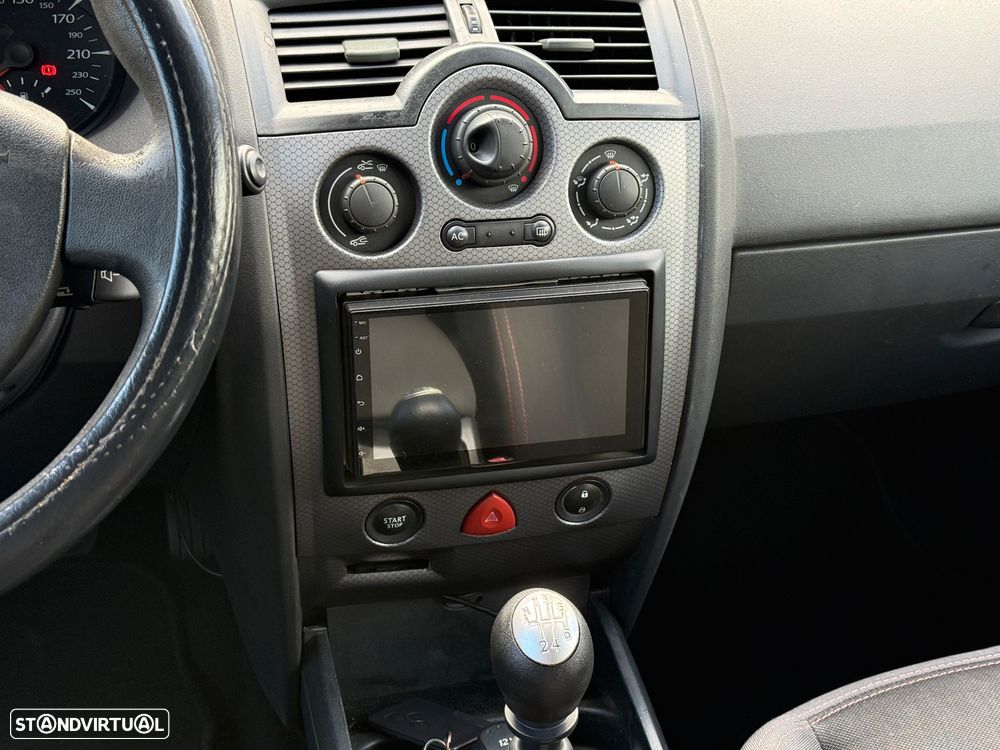 Renault Mégane Break 1.5 dCi FAP Dynamique - 17