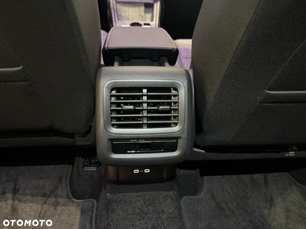 Volkswagen T-Roc 1.5 eTSI Life DSG - 22