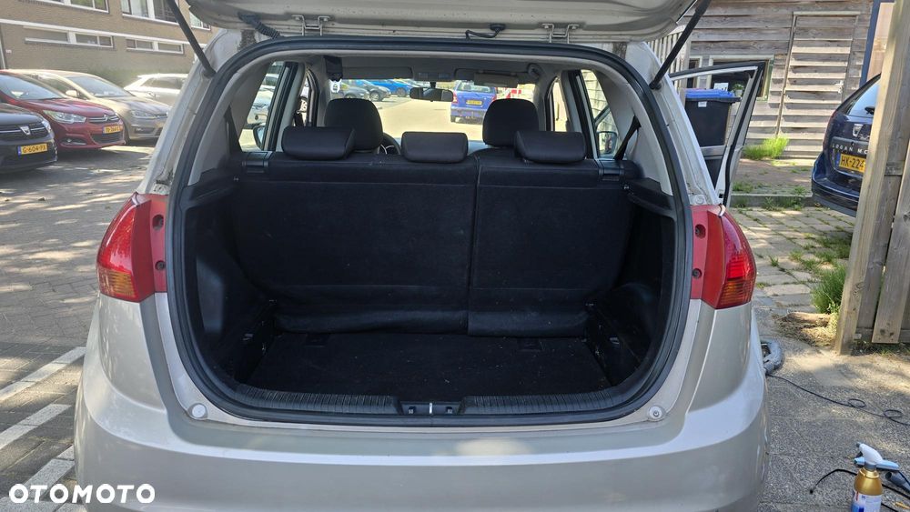 Kia Venga - 3