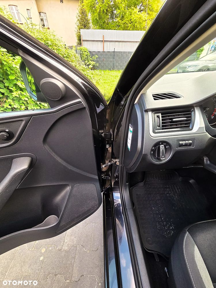 Skoda RAPID 1.6 TDI DPF Ambition - 8
