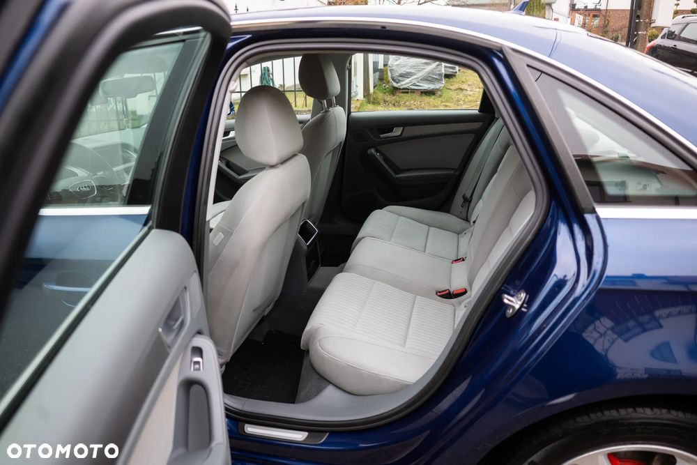 Audi A4 Limousine 2.0 TDI DPF Ambition - 11