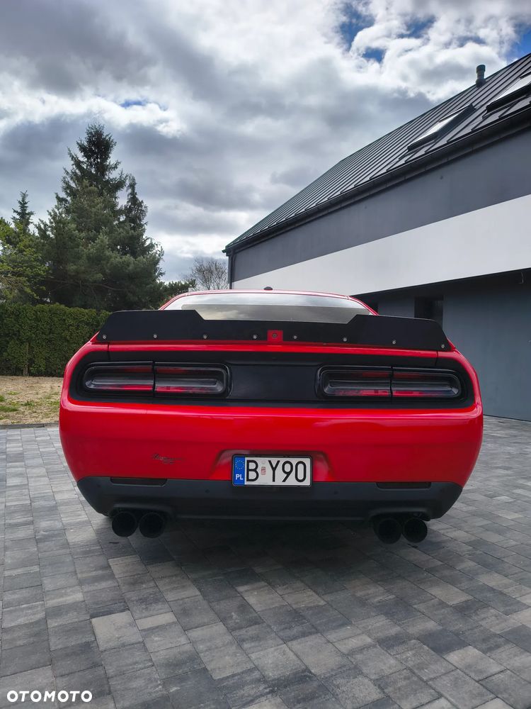 Dodge Challenger - 9