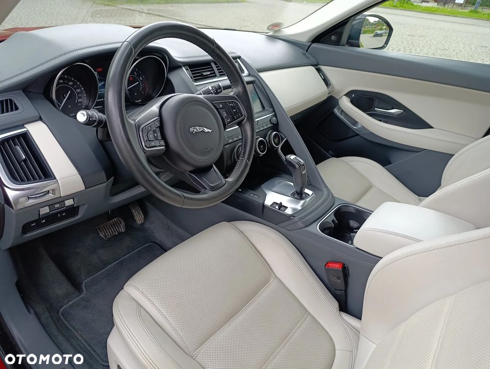 Jaguar E-Pace 2.0 i4P AWD R-Dynamic HSE - 13