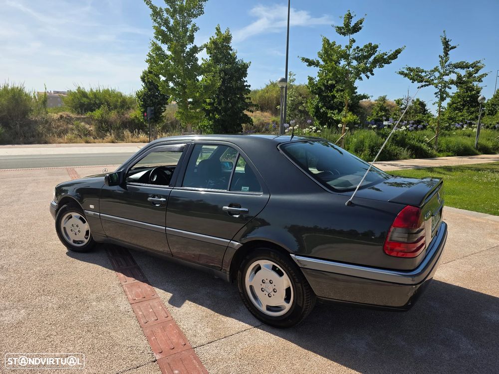 Mercedes-Benz C 250 D Elegance - 4