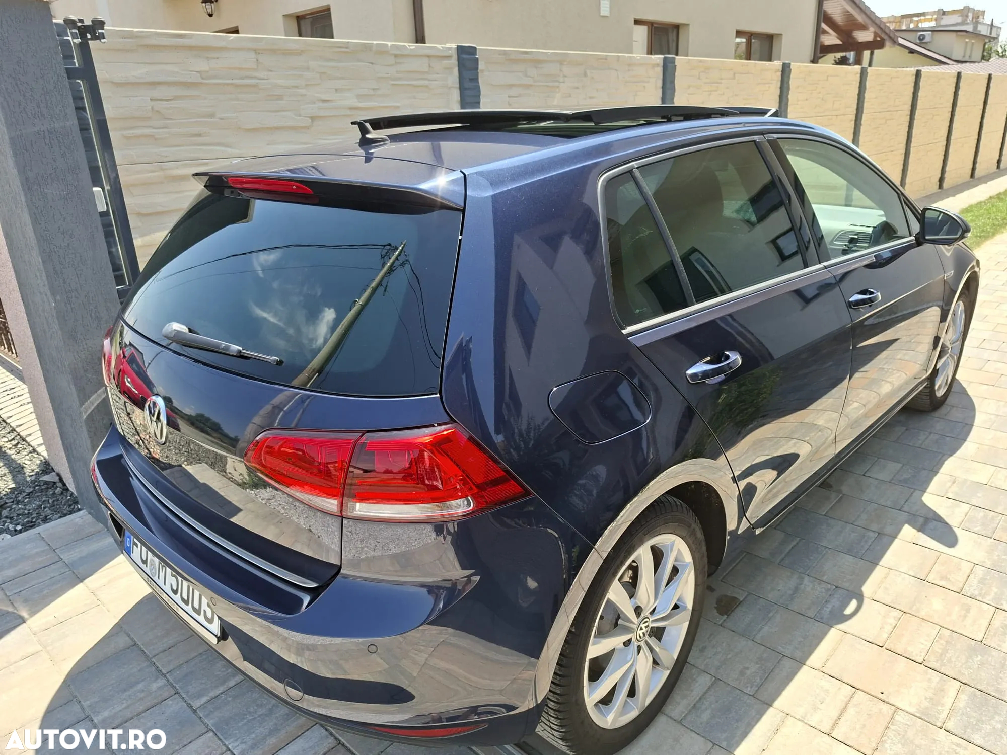 Volkswagen Golf 2.0 TDI BlueMotion Technology Lounge - 3