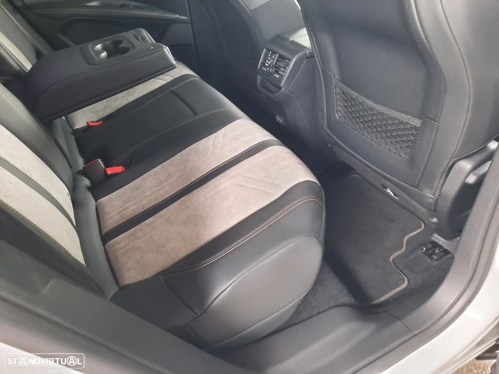 Peugeot 3008 1.6 Hybrid4 GT Line e-EAT8 - 52
