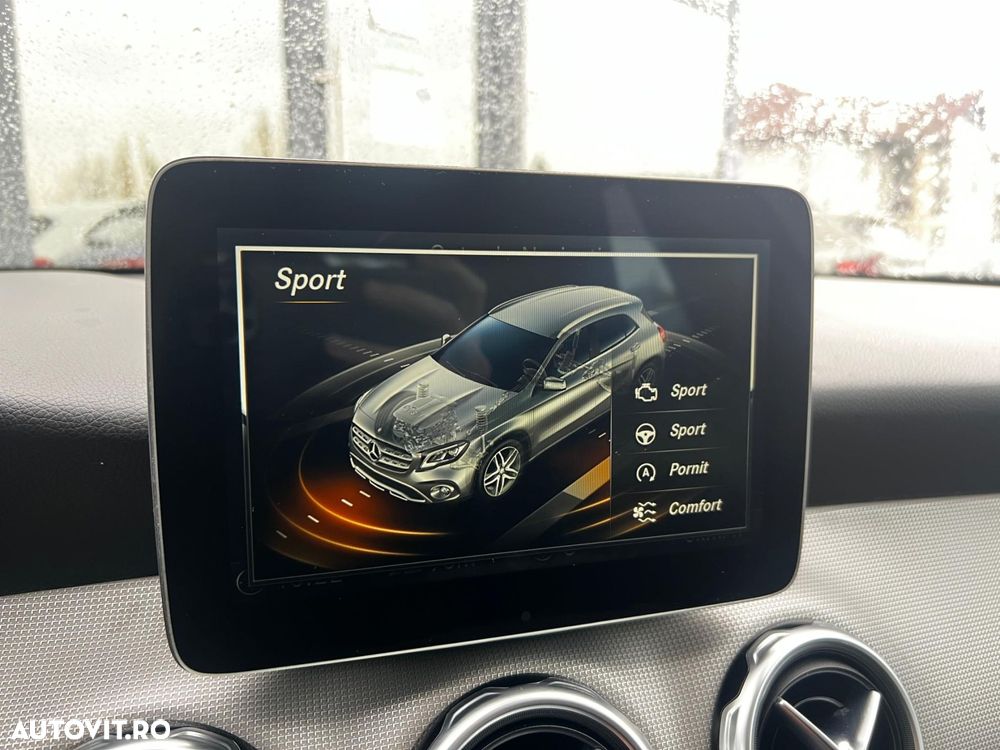 Mercedes-Benz GLA 180 7G-DCT Urban - 16