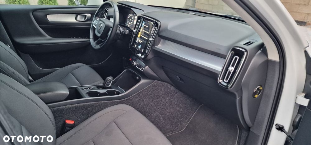 Volvo XC 40 B4 B DKG Ultimate Dark - 11