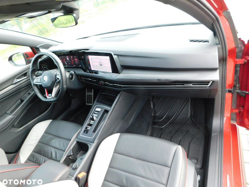 Volkswagen Golf - 6