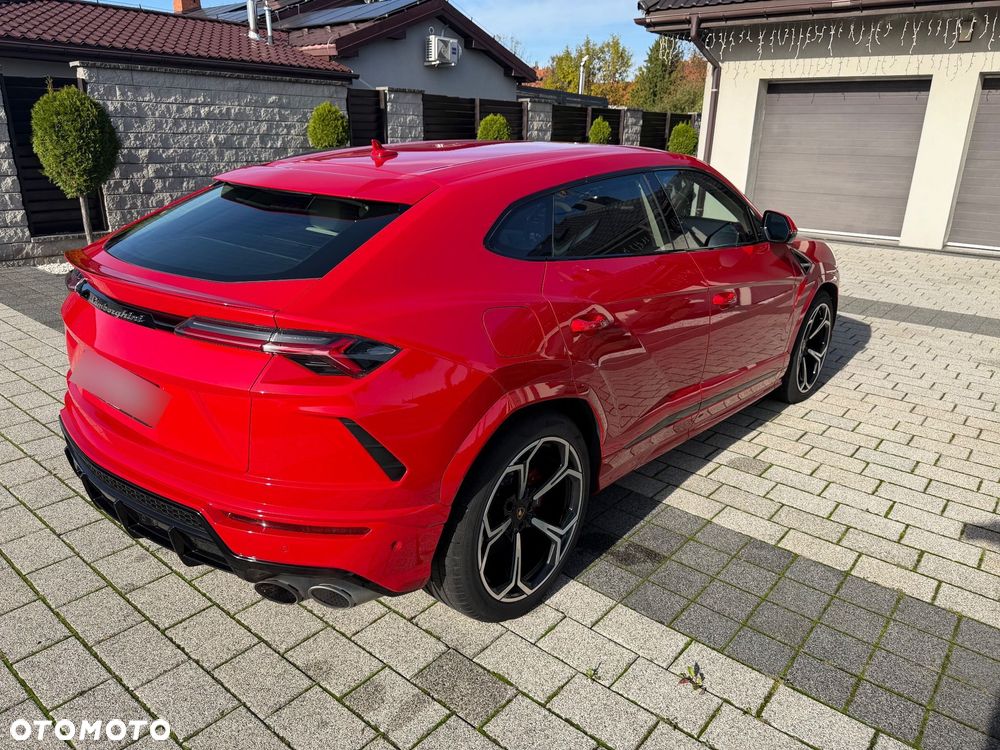 Lamborghini Urus - 10