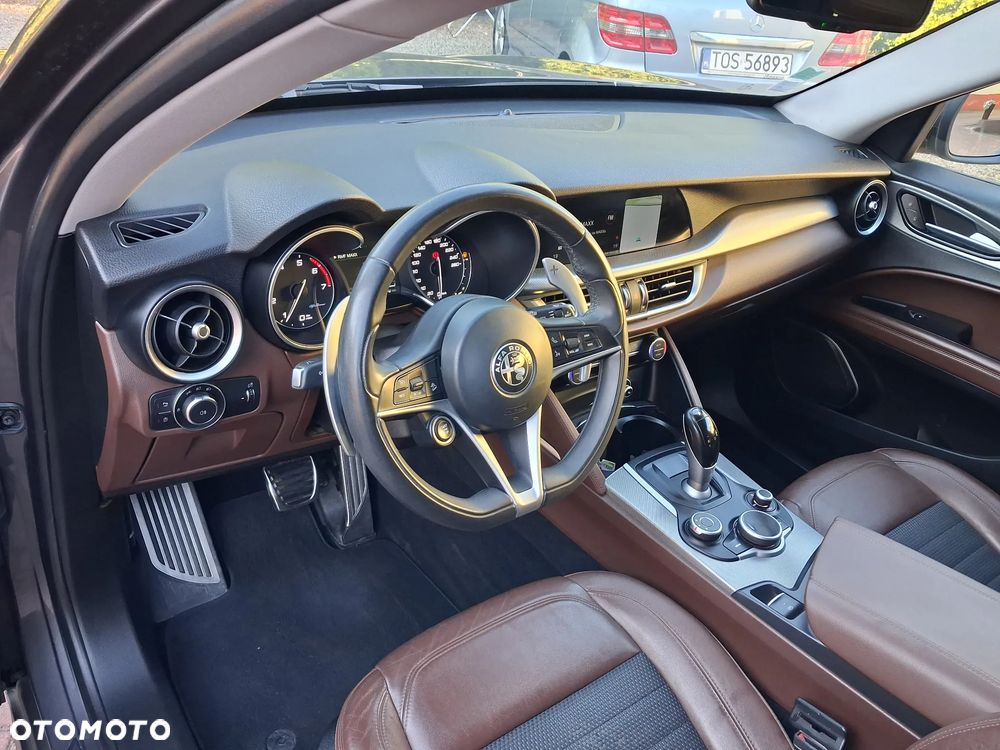 Alfa Romeo Stelvio 2.0 Turbo 16V AT8-Q4 Super - 6