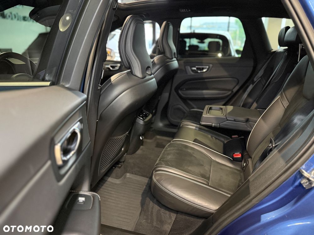 Volvo XC 60 T5 GPF AWD R-Design - 26