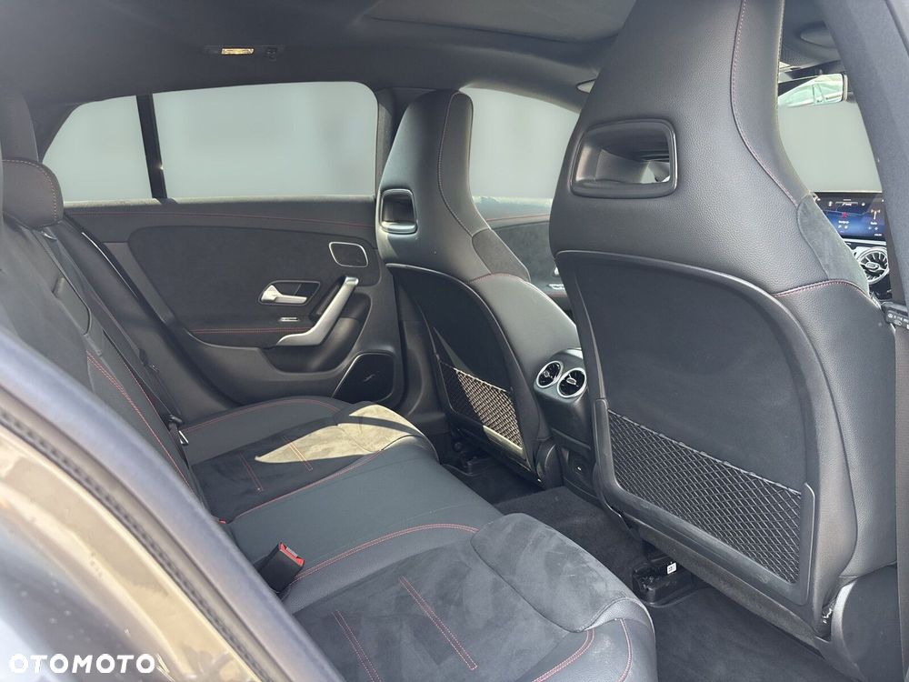 Mercedes-Benz CLA - 21